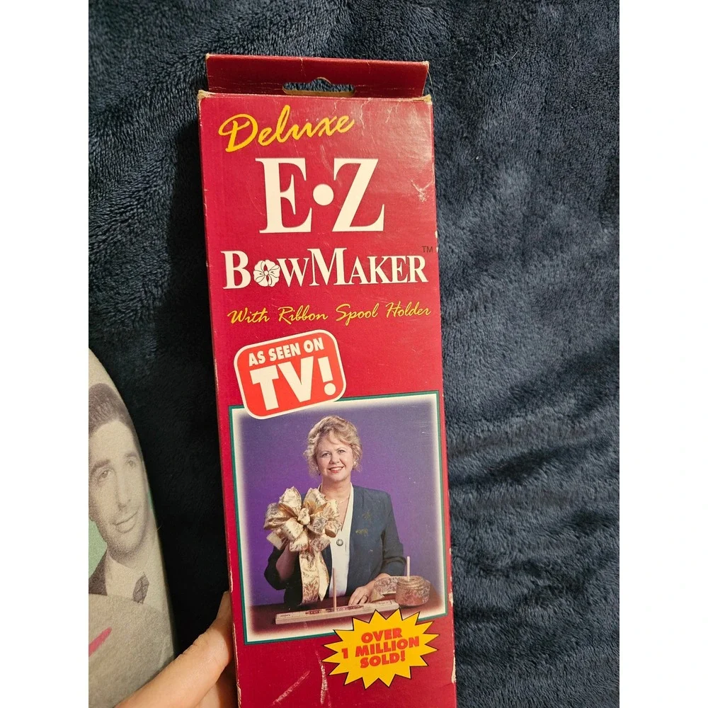 Deluxe E-Z BowMaker w/ Ribbon Spool Holder Offray Lion Craft Tool As Seen On TV
